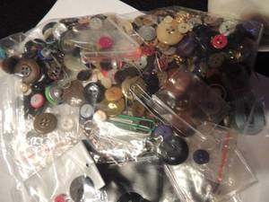 lot 549 image: Bag o buttons and Vintage desk scarf