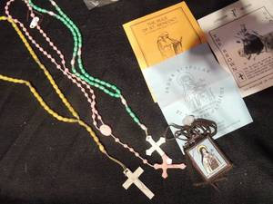 lot 560 image: 3 plastic Rosaries and 1 Brown Scapular