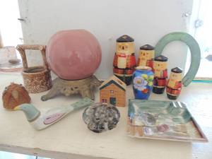 lot 390 image: Various home dcor