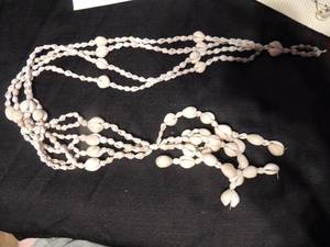 lot 516 image: Shell hanging plant holder