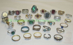 lot 137 image: Assorted fashion rings as shown
