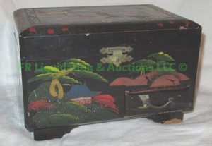 lot 10 image: Post war Japan hand made musical jewelry box (Music mechanism does not work)