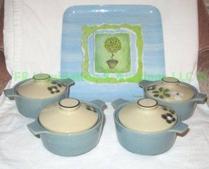 lot 15 image: Vintage ceramic single serve baking bowls with lids