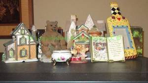 lot 20 image: Assorted collectibles as shown