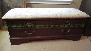lot 277 image: Lane cedar lined hope chest