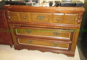 lot 281 image: Retro style vanity dresser