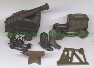 lot 266 image: Assorted collectibles including a mini Cannon, mini anvil and more
