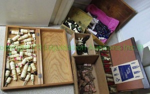 lot 262 image: Vintage chess sets including a soap stone set