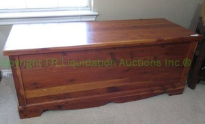 lot 62 image: Cedar lined hope chest