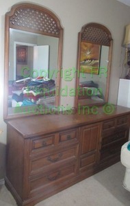 lot 59 image: Bassett furniture double mirror vanity dresser oak wood