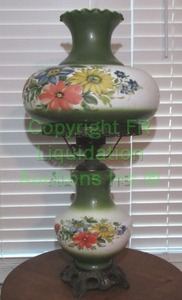 lot 40 image: Vintage Victorian style parlor lamp 28 tall