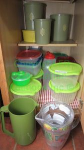 lot 97 image: Assorted plastic storage ware