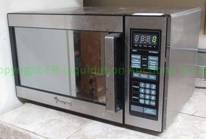 lot 103 image: Magic Chef microwave oven model MCD990SC