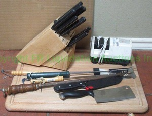 lot 108 image: Assorted cutlery and sharpening tools
