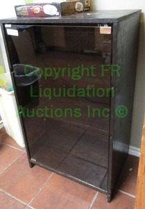 lot 343 image: Glass door storagedisplay cabinet