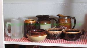 lot 81 image: Vintage Pioneer pottery serving ware and more as shown