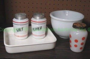 lot 86 image: Vintage Made for Braniff International airlines serving dish and mid century glass salt and pepper shakers plus
