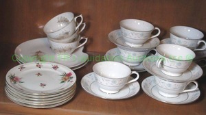 lot 148 image: Vintage Meito China Empire shape Garden rose Ivory China and more
