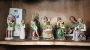 lot 157 image: Frankoma, Willow Tree, Margaret Keane figurines as shown