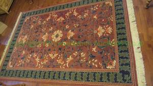 lot 376 image: Area rug