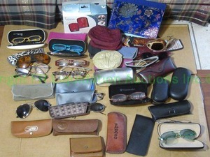lot 188 image: Assorted reading glasses and cases plus