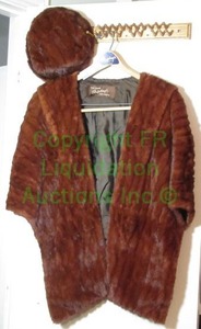 lot 222 image: Vintage W.C. Stripling mink fur stole and matching hat