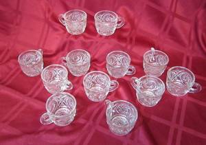 lot 408 image: 12 Glass Punch Cups