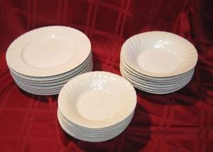 lot 409 image: White Swirl Dishes