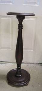 lot 411 image: Solid Wood Candlestick Pedestal table
