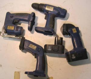 lot 414 image: Drill Master Tools