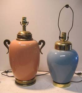 lot 428 image: 2 Ginger Jar-Shaped Table Lamps