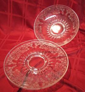 lot 449 image: Etched Glass Platter &amp Bowl