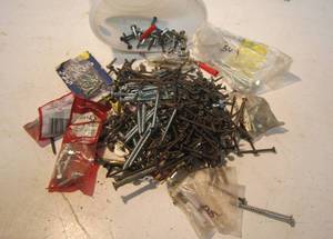 lot 454 image: Assorted Screws &amp Lag Screws