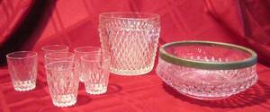 lot 473 image: Diamond Pattern Glassware