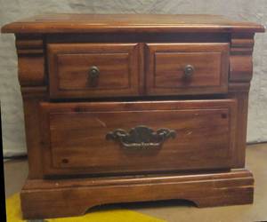 lot 475 image: Wood night stand