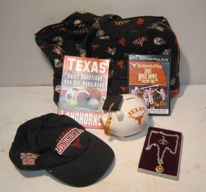 lot 469 image: Lot of UT Items