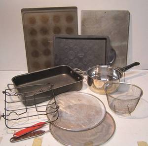 lot 502 image: Lot of Cookware