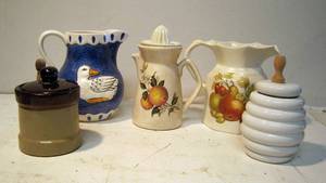 lot 517 image: Kitchen Earthenware