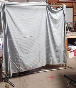lot 524 image: Clothing rack