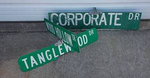 lot 532 image: Street signs