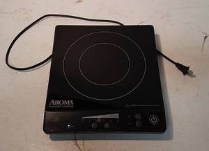 lot 536 image: Aroma Induction Cooktop
