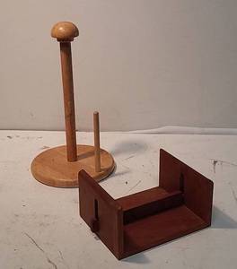 lot 540 image: Wood paper towel and napkin holder