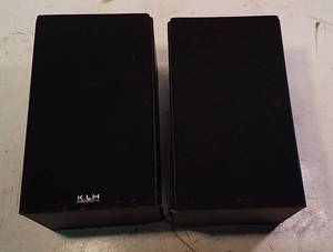 lot 544 image: KLH speakers