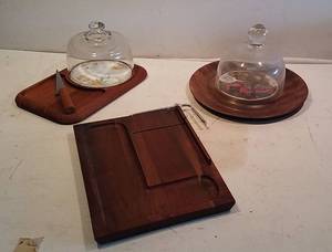 lot 559 image: 3 Solid Wood Cheese Platters