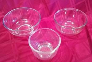 lot 568 image: 3 Glass Mixing Bowls