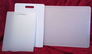 lot 569 image: 3 Plastic Cutting Boards