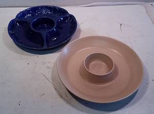 lot 579 image: 2 Ceramic Chip &amp Dip Servers
