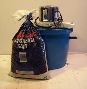 lot 551 image: Electric Ice Cream maker