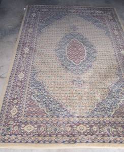 lot 592 image: Rug