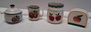 lot 626 image: Assorted Apple-themed Ceramic Kitchen Items